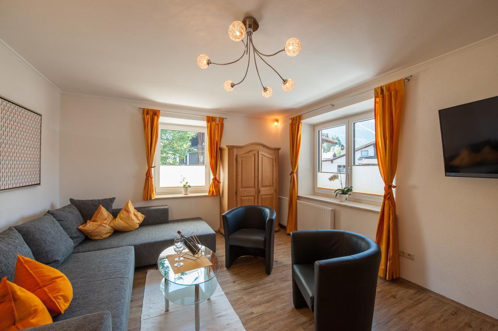 Appartements Al Castagno Ehrwald Exterior photo