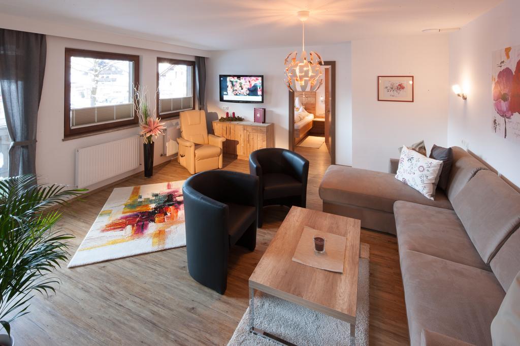 Appartements Al Castagno Ehrwald Exterior photo